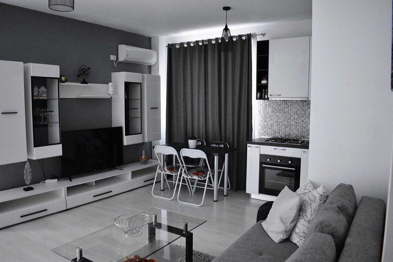 Etalon Airport Apartments Otopeni Bagian luar foto